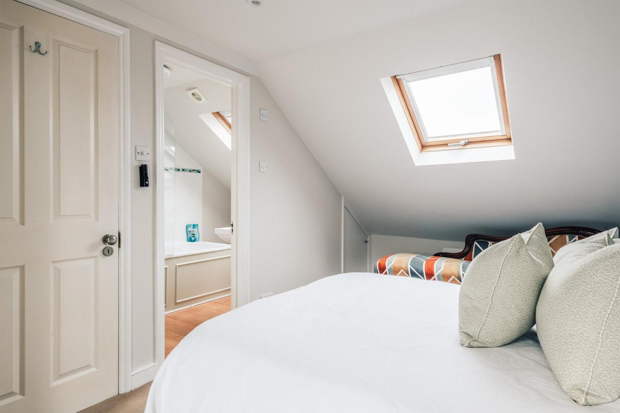 3 Bed, 2 Bath Stylish Flat Appartement *